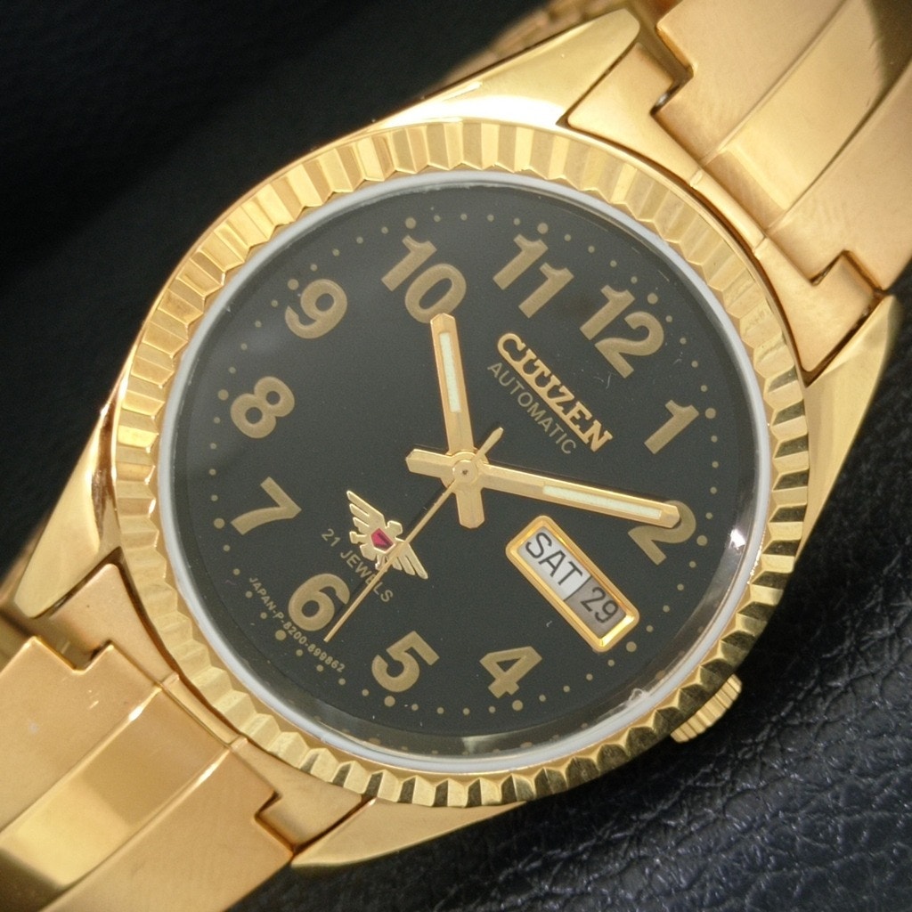 Vintage 1975 Citizen Automatic Mens Gold Watch WDaydate  Black Accents